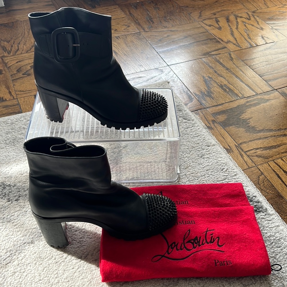 Christian Loubiutin Olivia Snow Boots. Size 39. Nearly new.